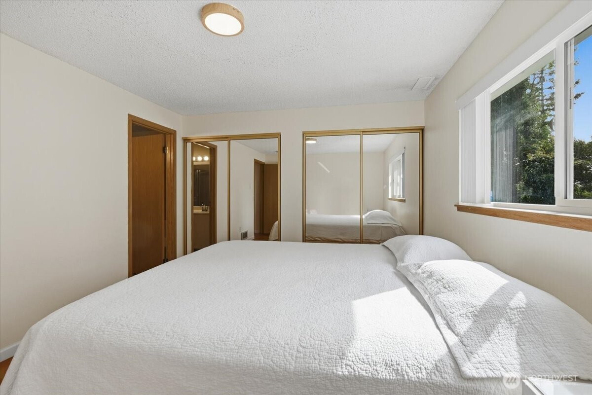 25813 117th Place Property Photo 15