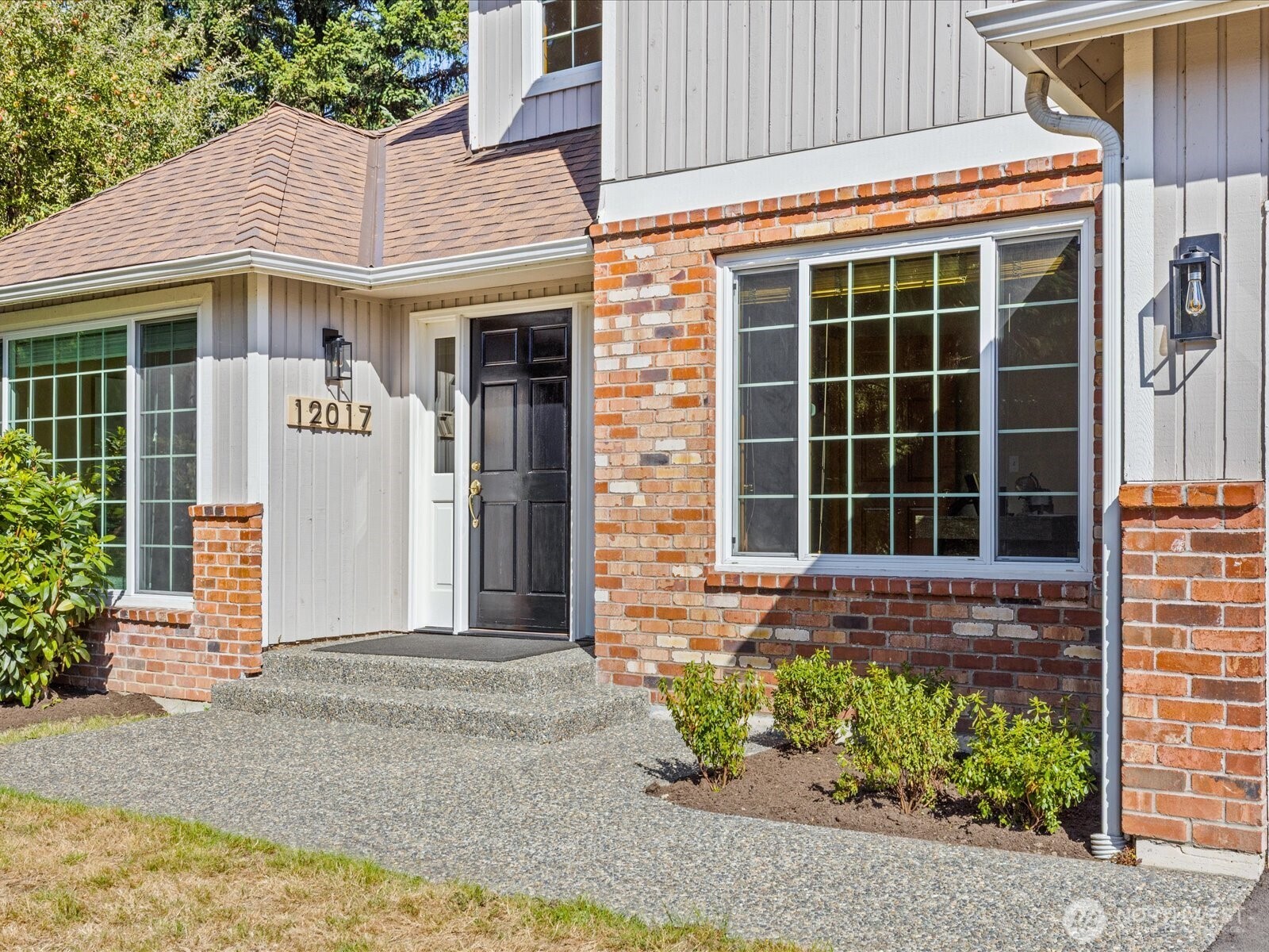 12017 93rd Place Property Photo 2