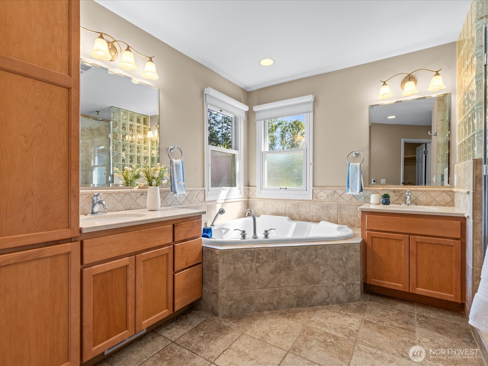12017 93rd Place Property Photo 19