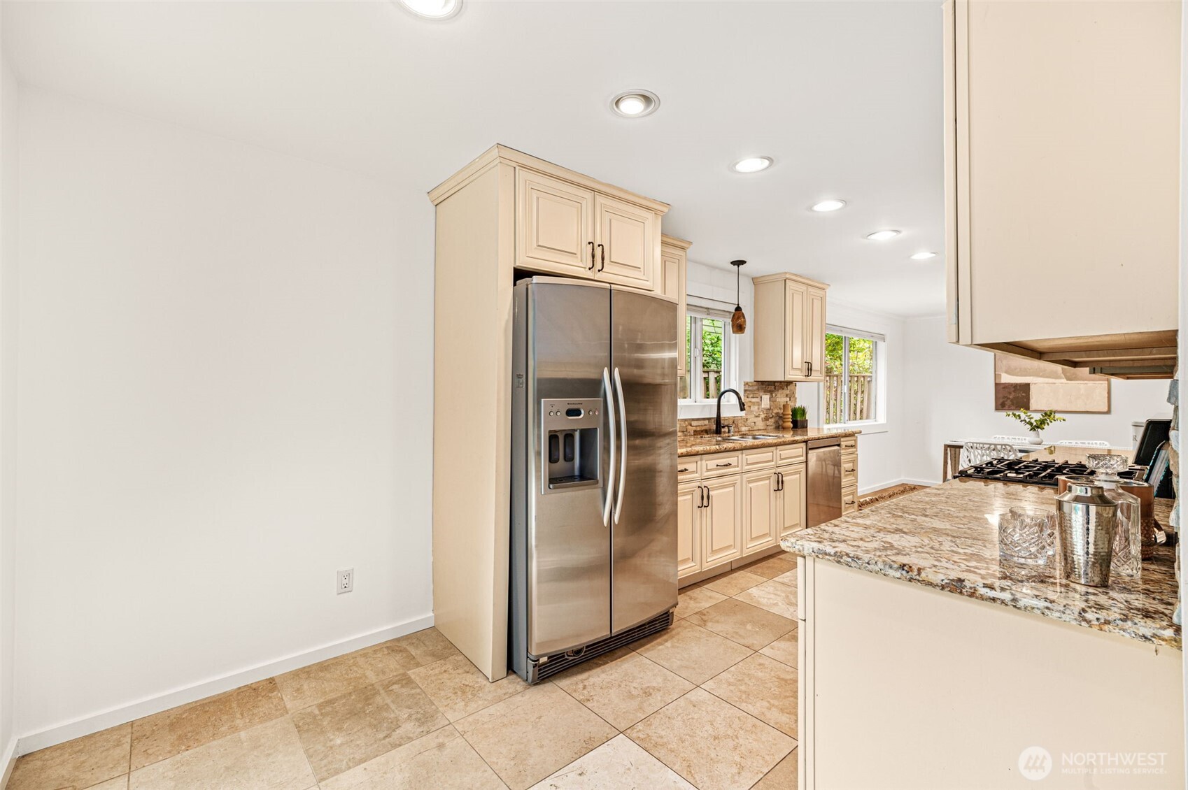 10758 Ashworth Avenue Property Photo 12