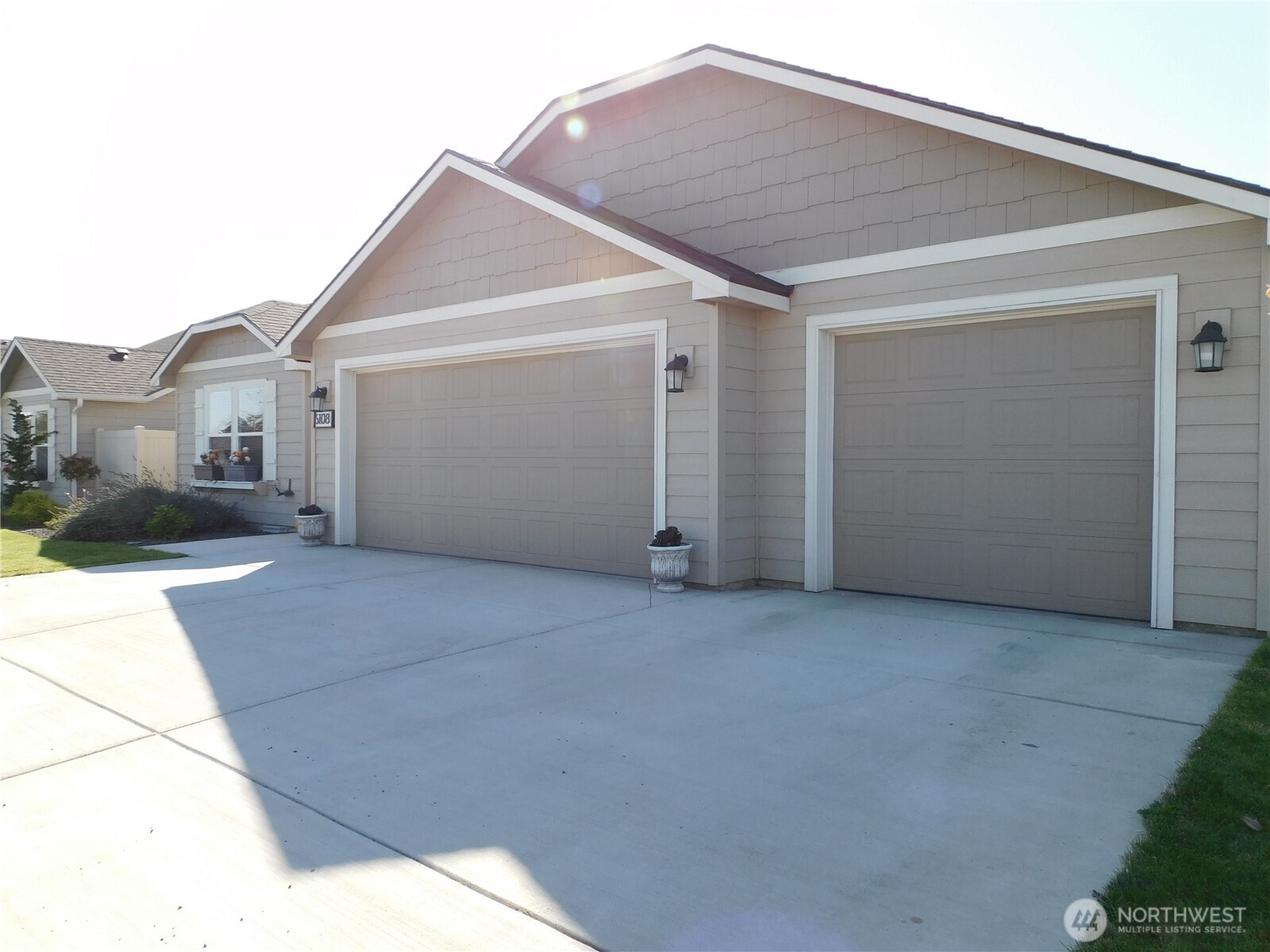 6108 Whitman Avenue Property Photo 1