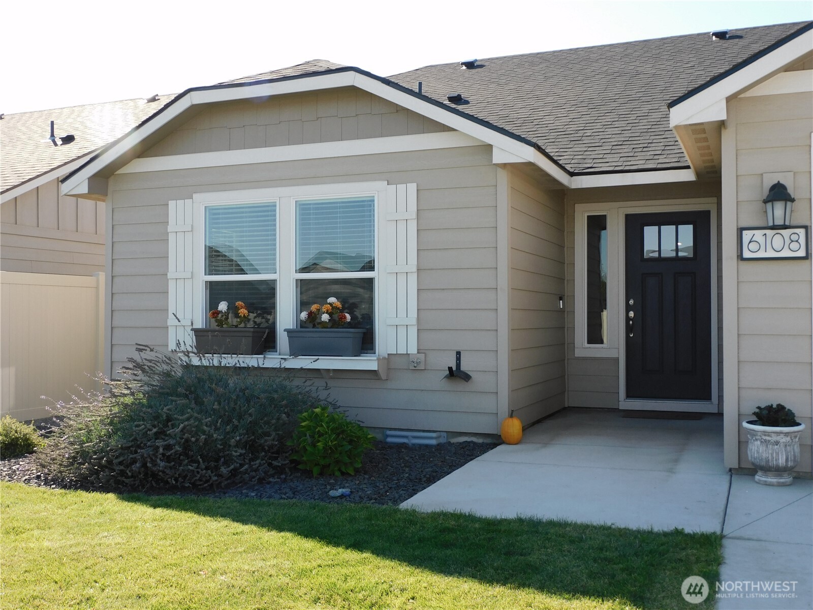 6108 Whitman Avenue Property Photo 3