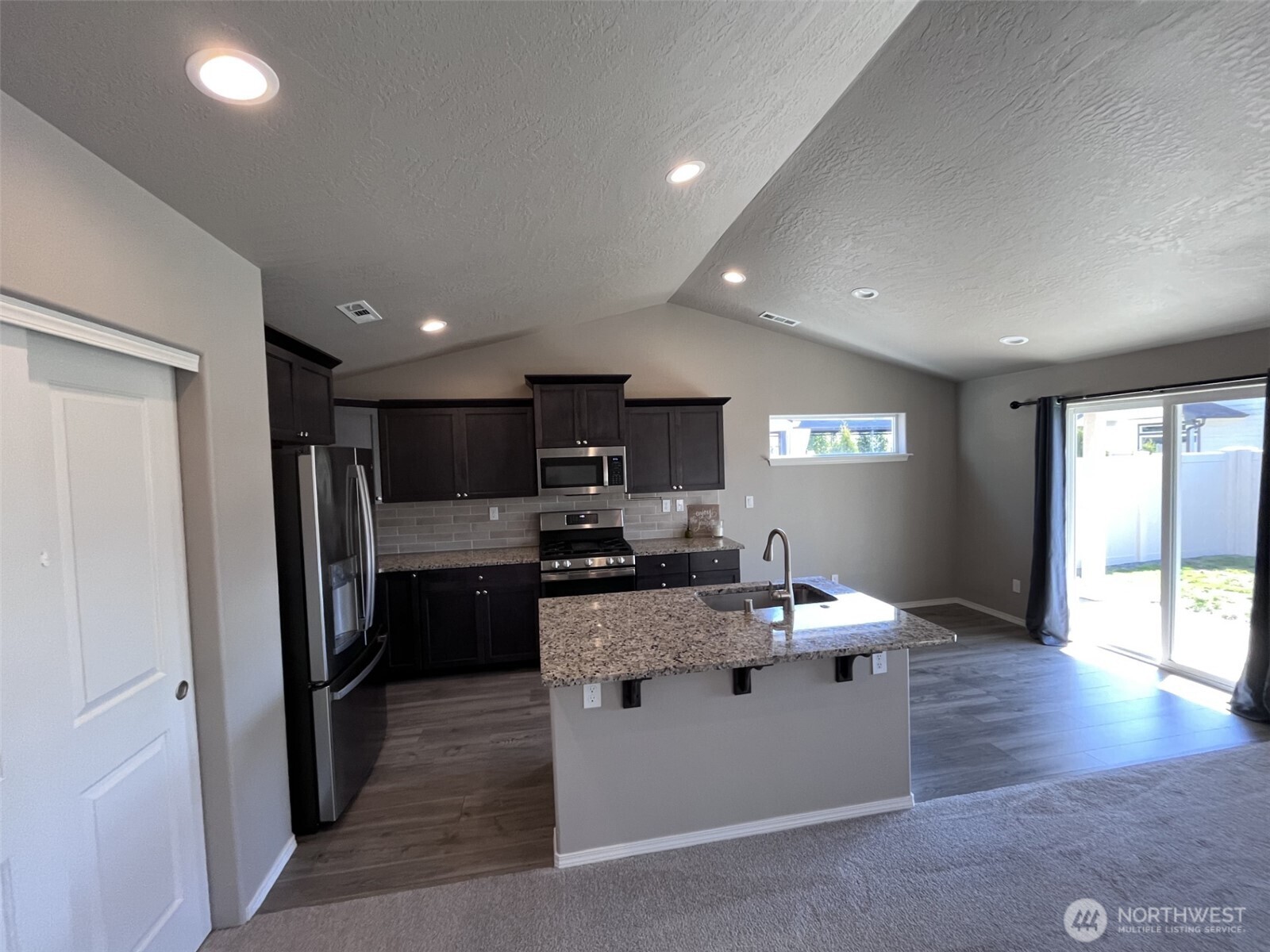 6108 Whitman Avenue Property Photo 6