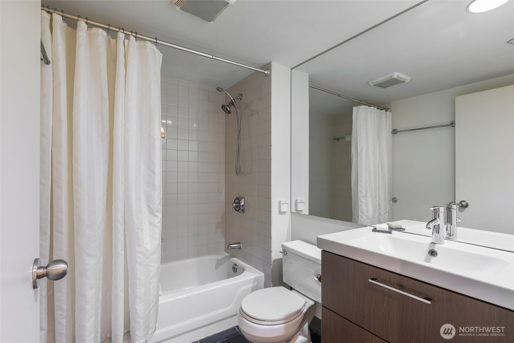 1415 2nd Avenue 2108 Property Photo 15