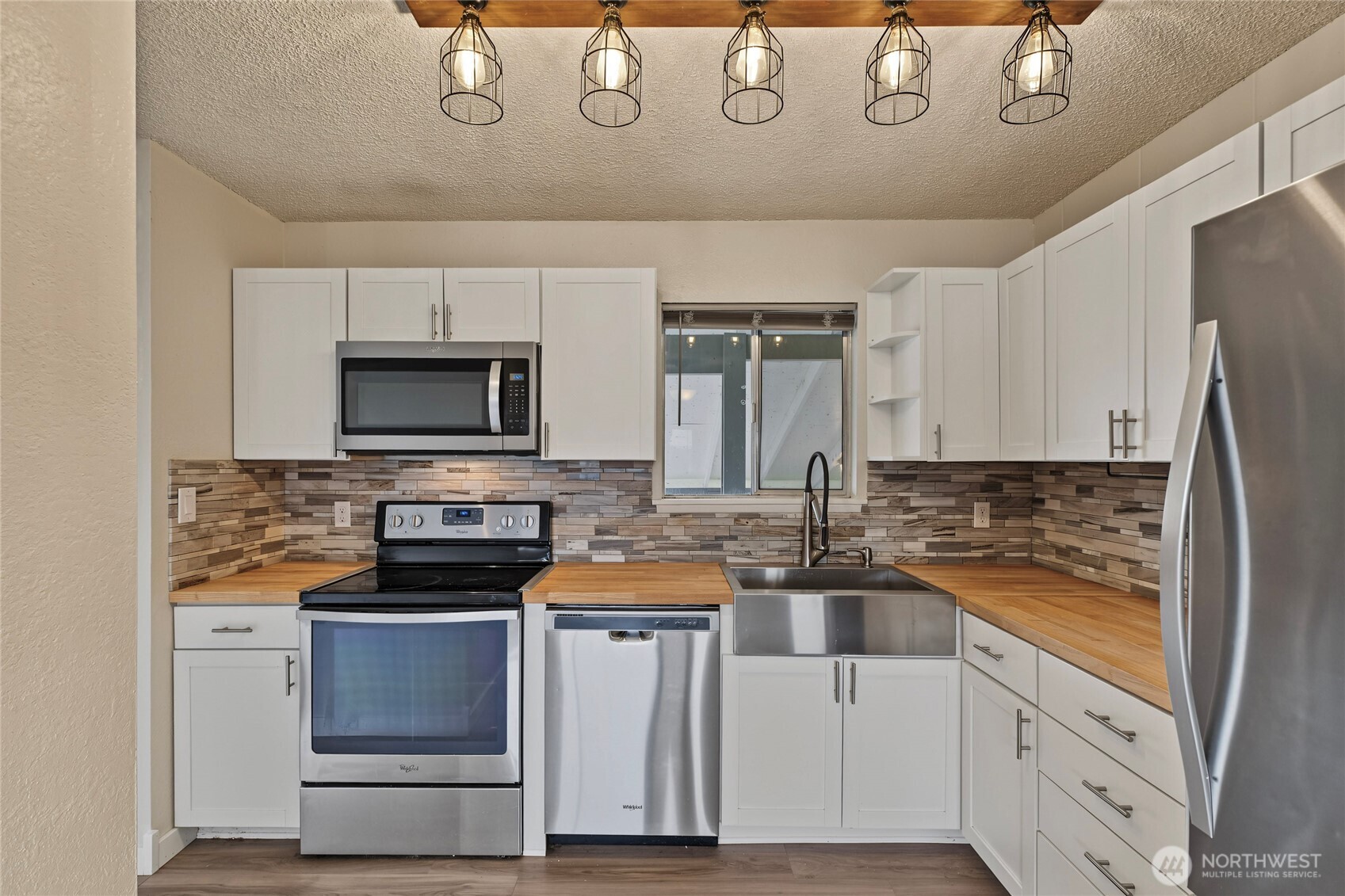 107 Schafer St 9b Property Photo 4
