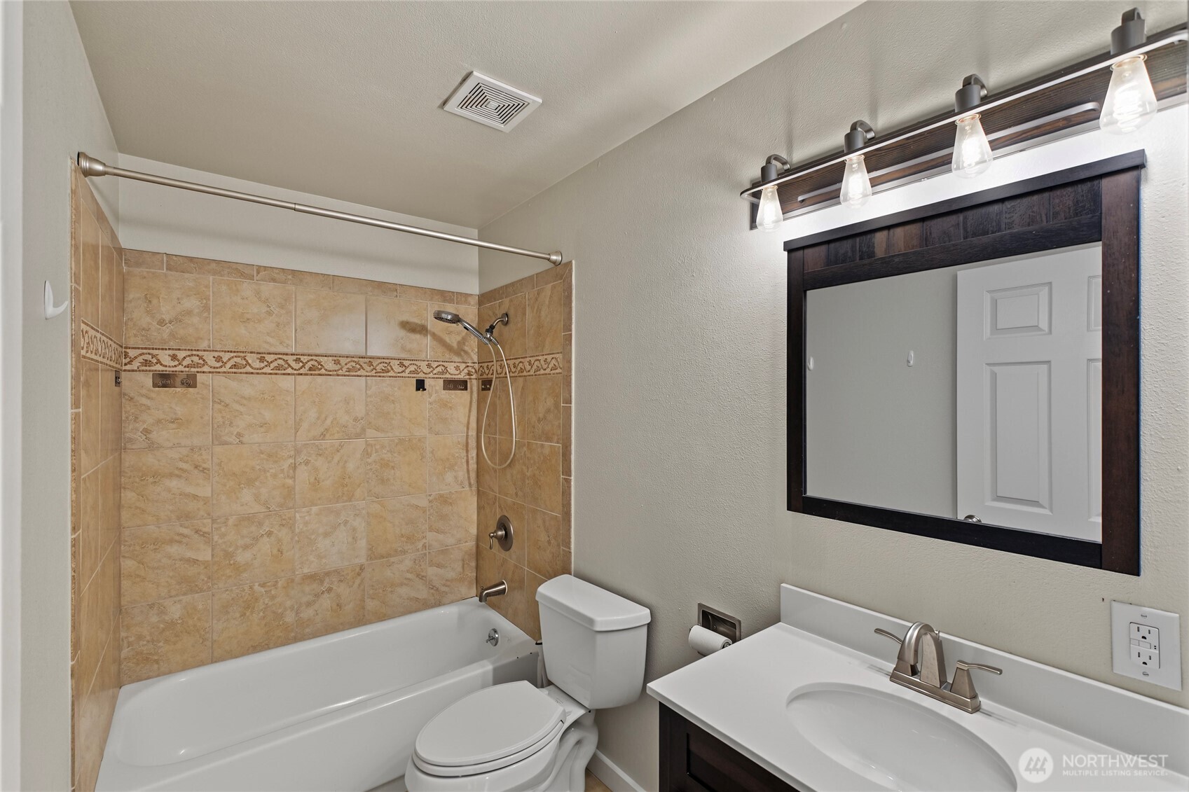 107 Schafer St 9b Property Photo 7
