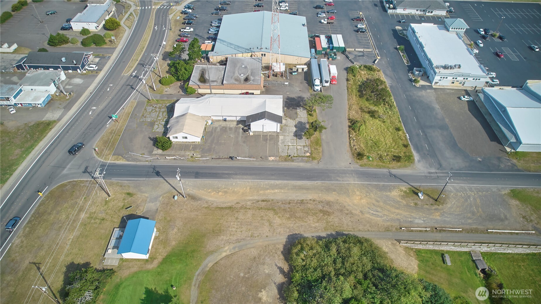 676 Point Brown Avenue Property Photo 3