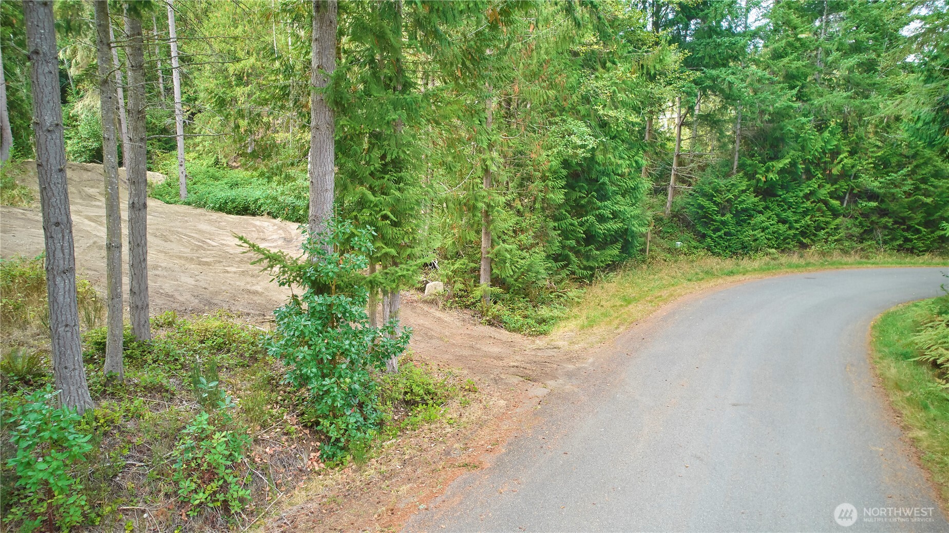 2 Xx Holland Drive Property Photo 3