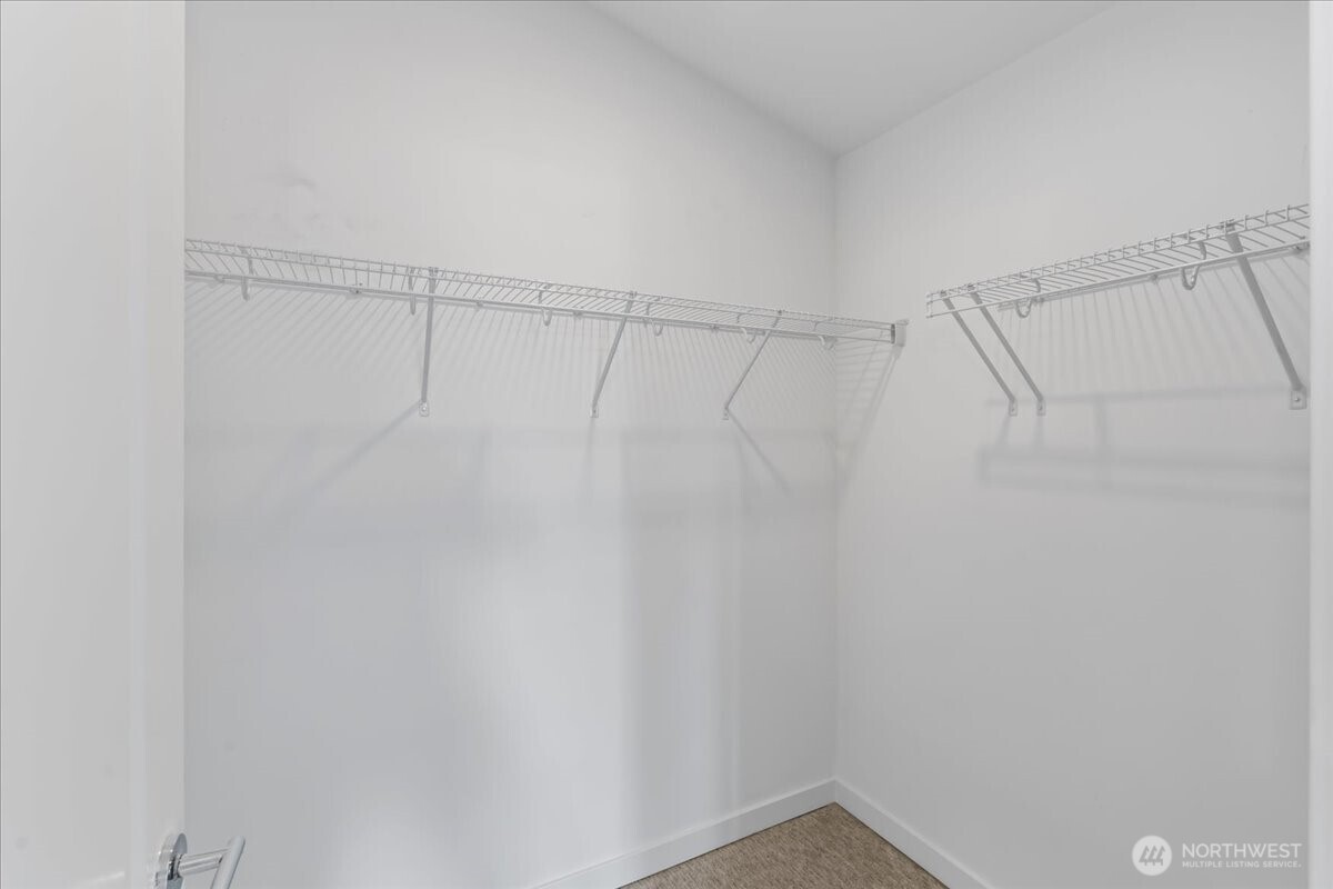 3821 S Cloverdale St Property Photo 28