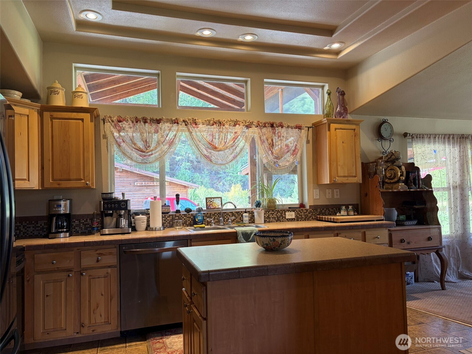 255 Lambert Creek Road Property Photo 2