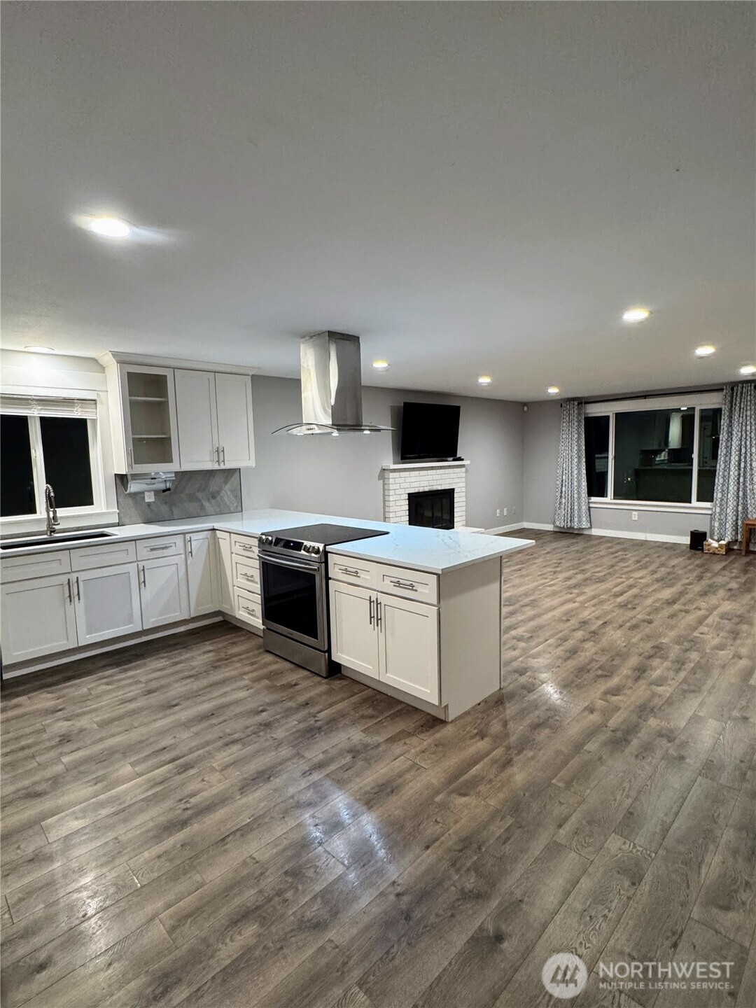 3316 N Villard Street Property Photo 6