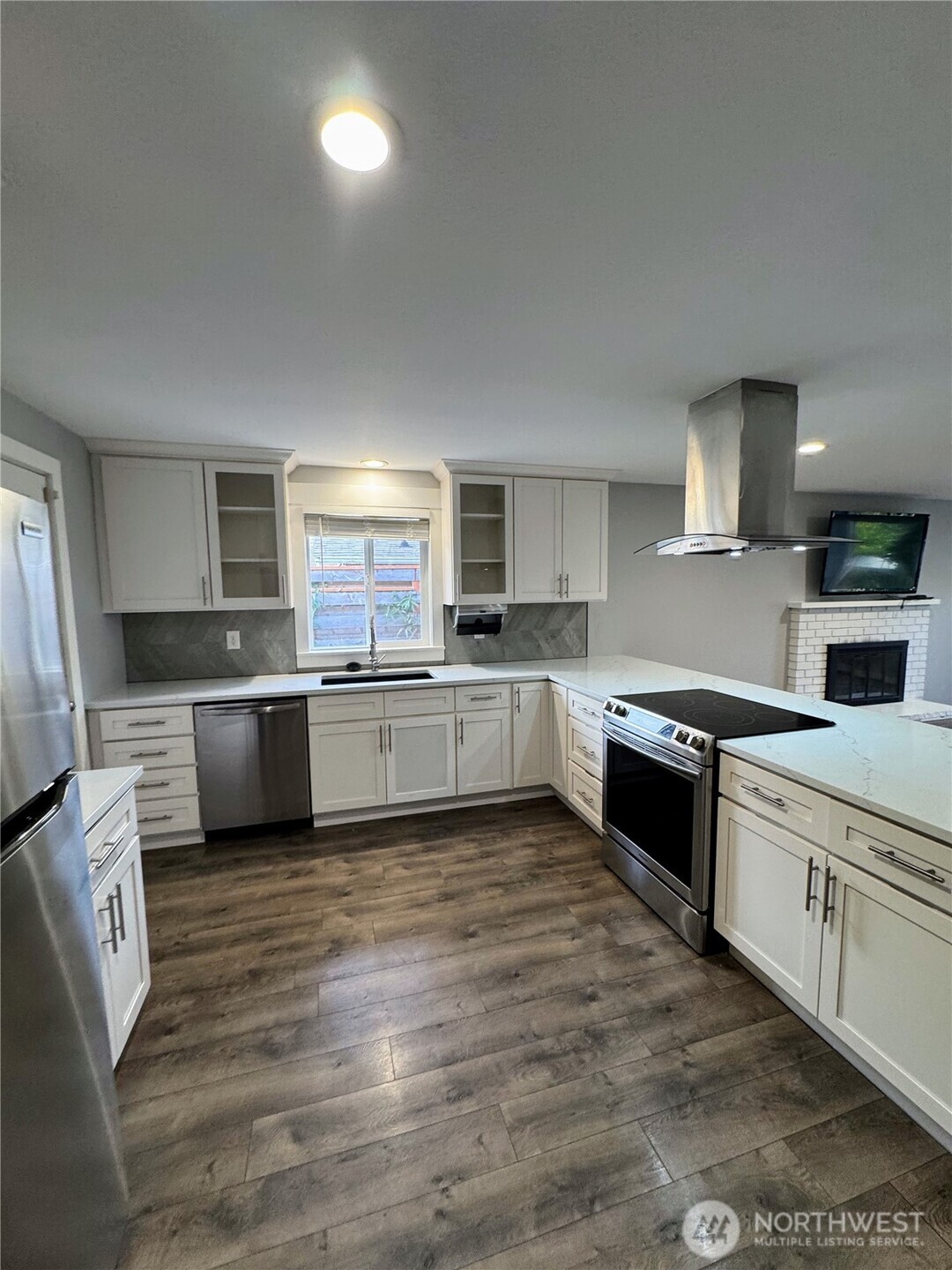 3316 N Villard Street Property Photo 8