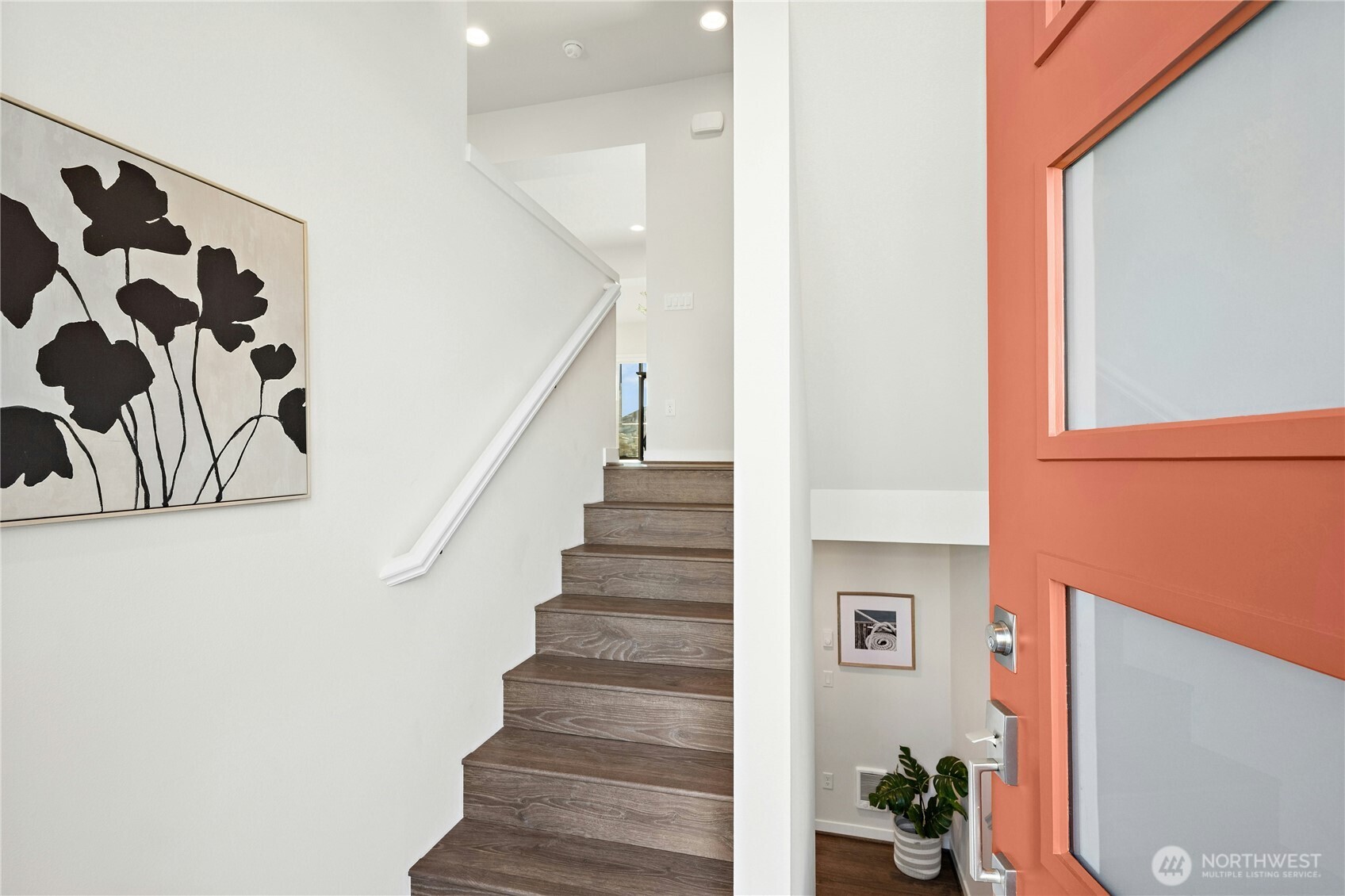 1085 6th Walk Property Photo 2