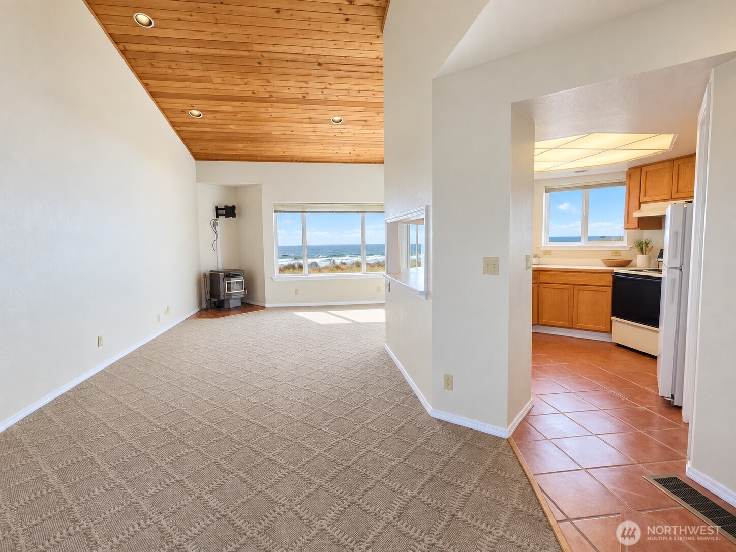1499 Diamond Head Avenue 2 Property Photo 4