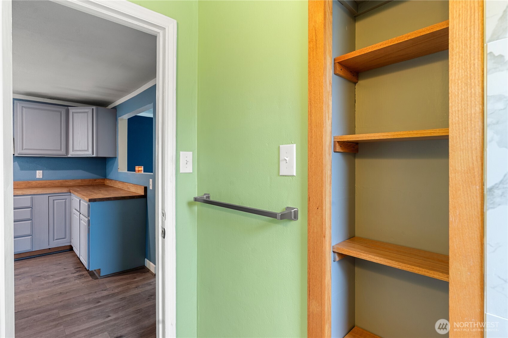2524 Barnett Street Property Photo 24
