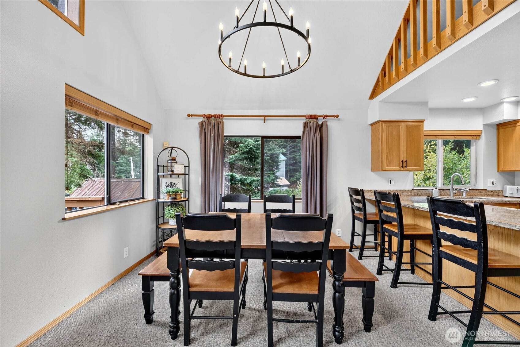 1051 Yellowstone Property Photo 6