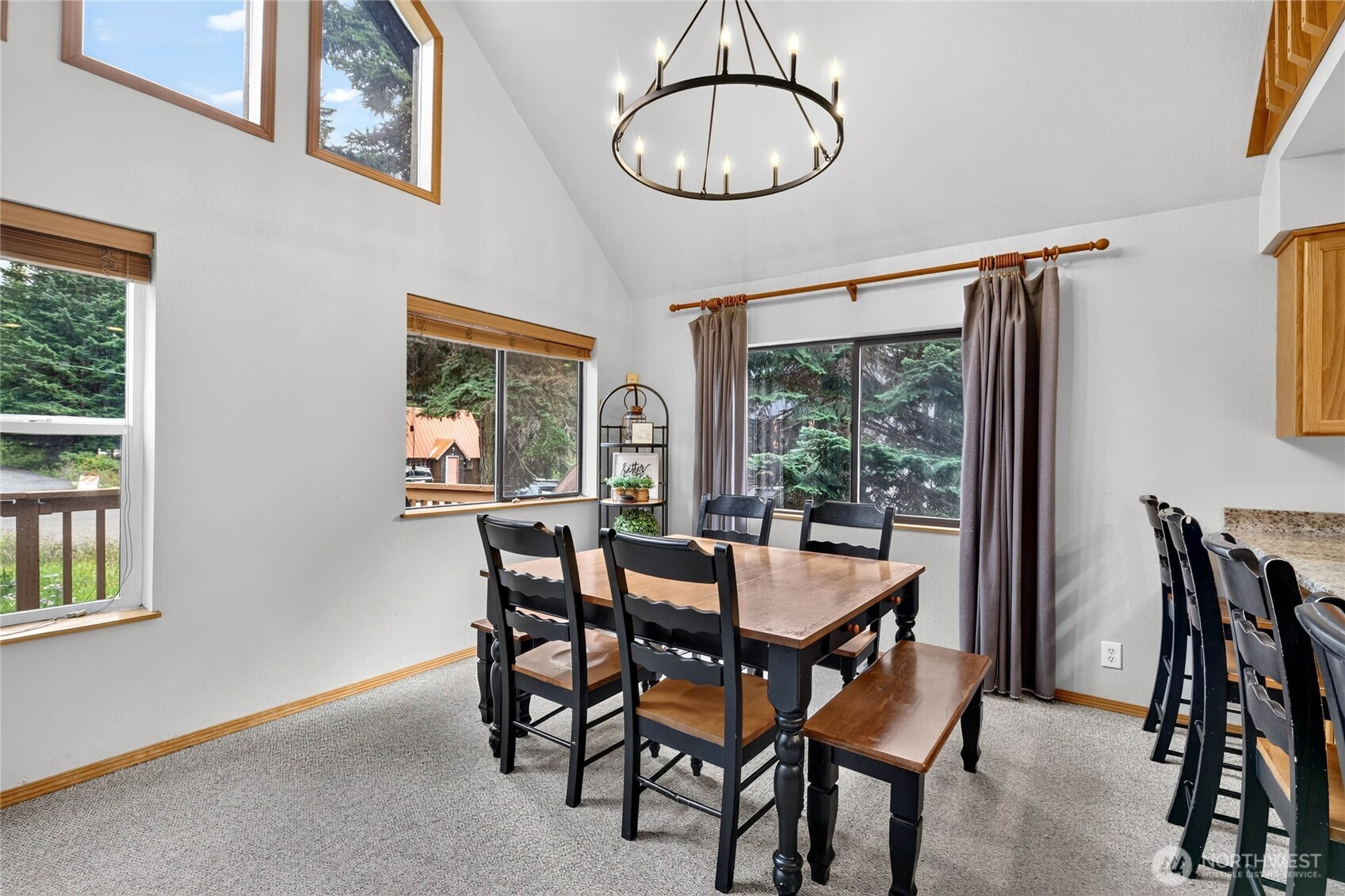 1051 Yellowstone Property Photo 7
