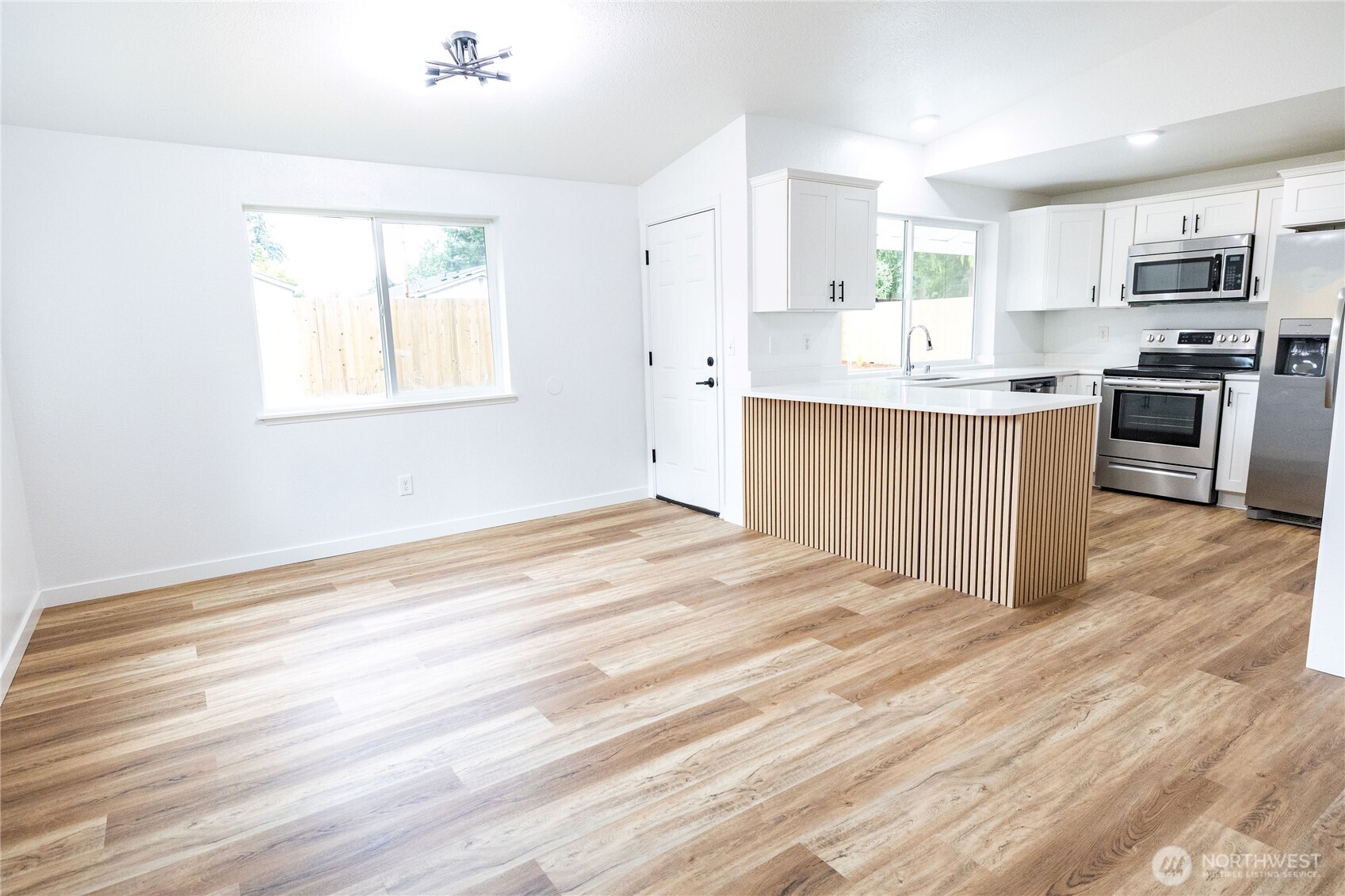 15804 86th Avenue Ct Property Photo 7