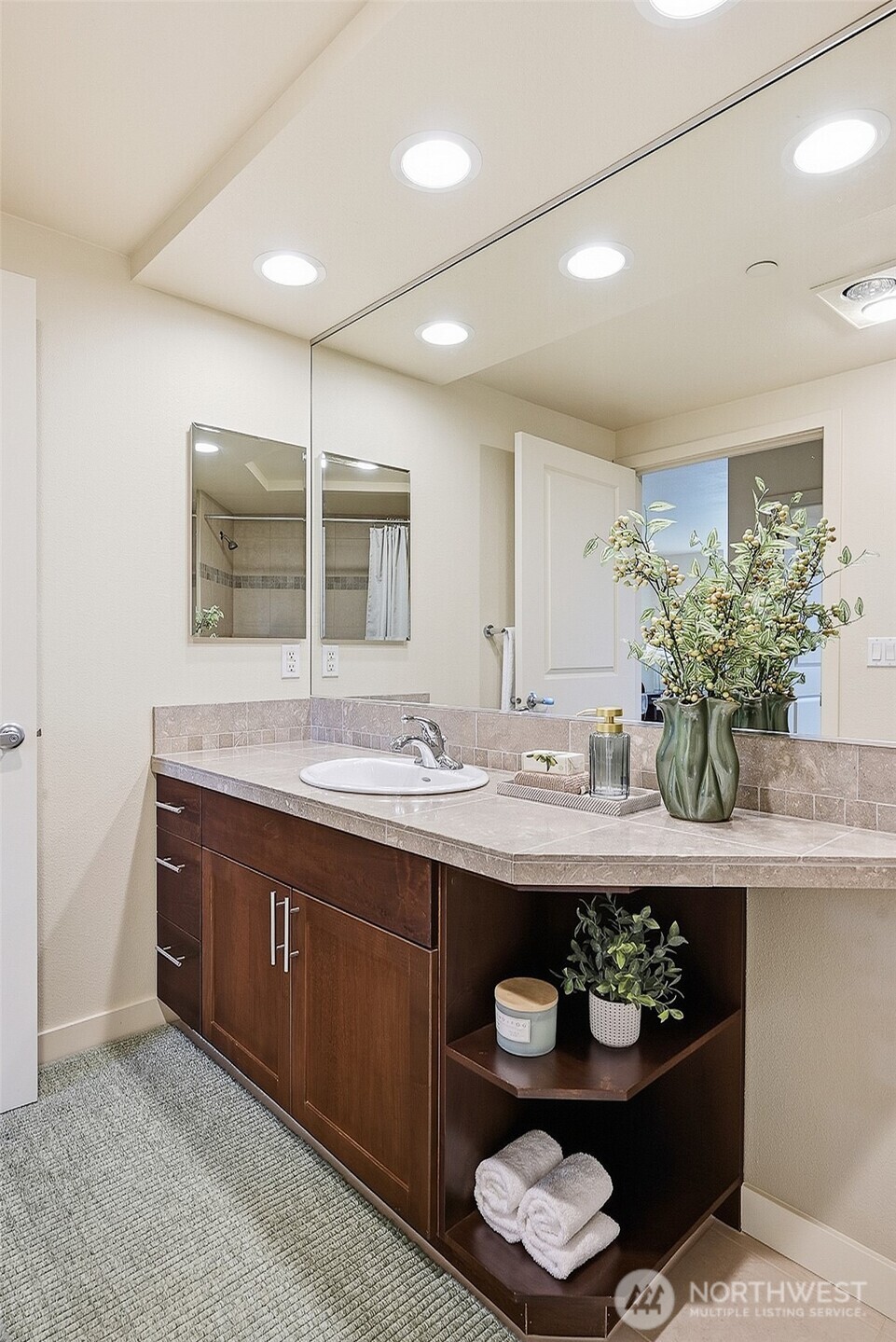 5440 Leary Avenue 406 Property Photo 11