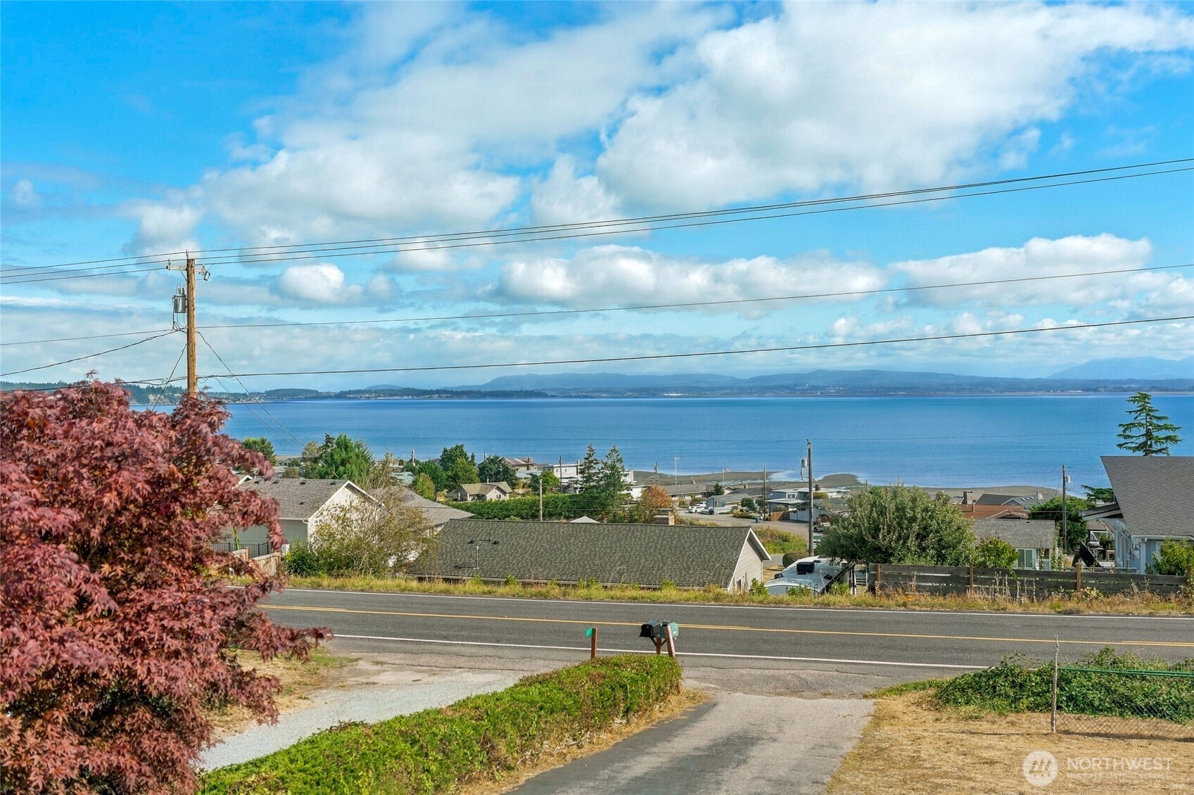 1462 Se Camano Drive Property Photo 10