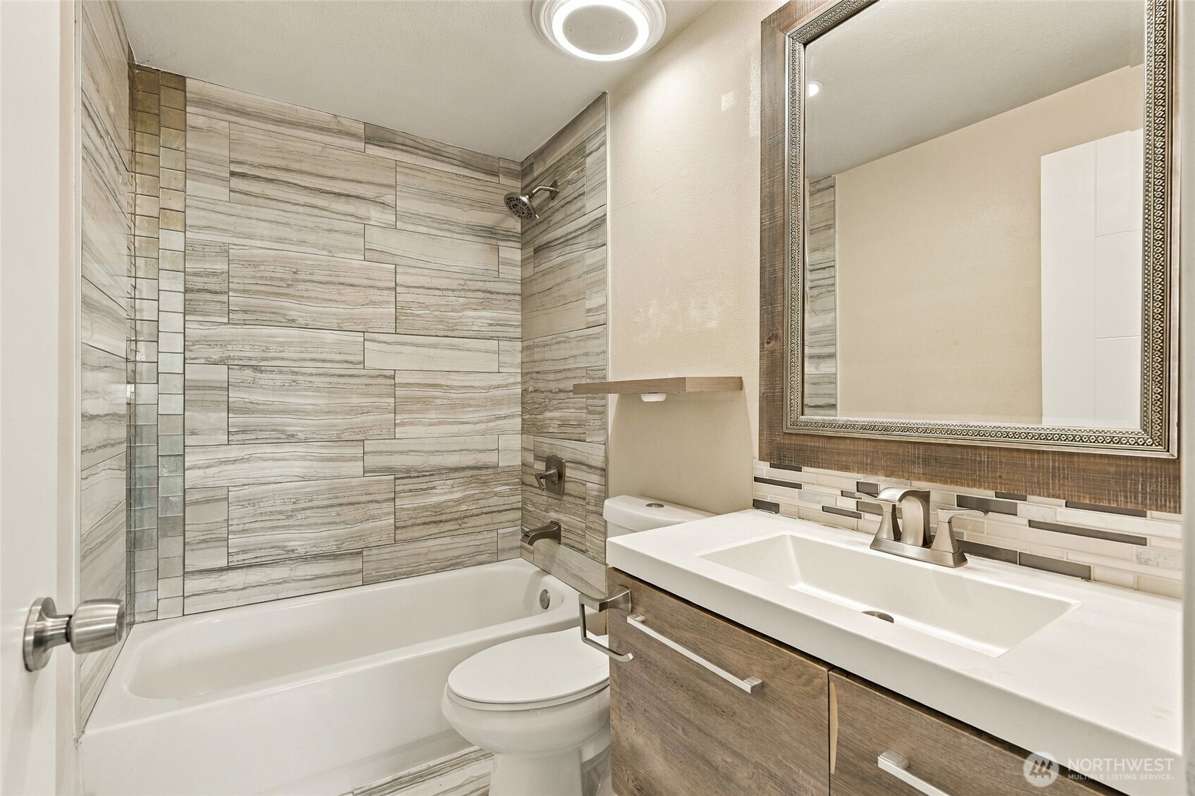 1462 Se Camano Drive Property Photo 25