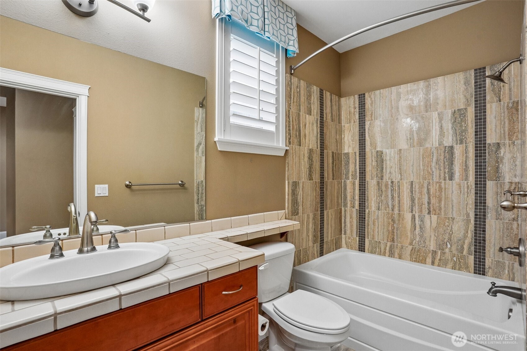 8427 Orcas Loop Property Photo 4