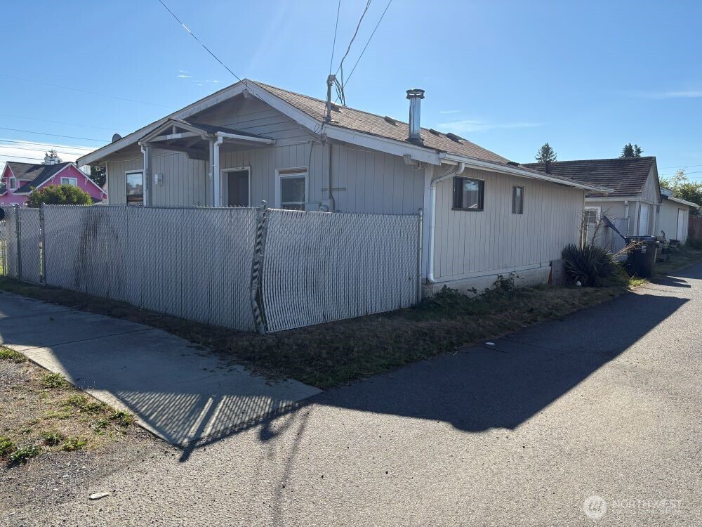 6602 S Junett Street Property Photo 2