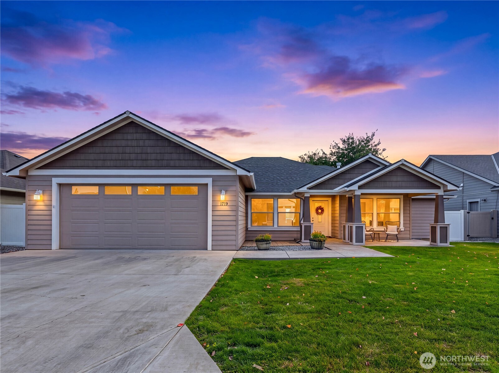 1719 Brambling Brae Property Photo 1