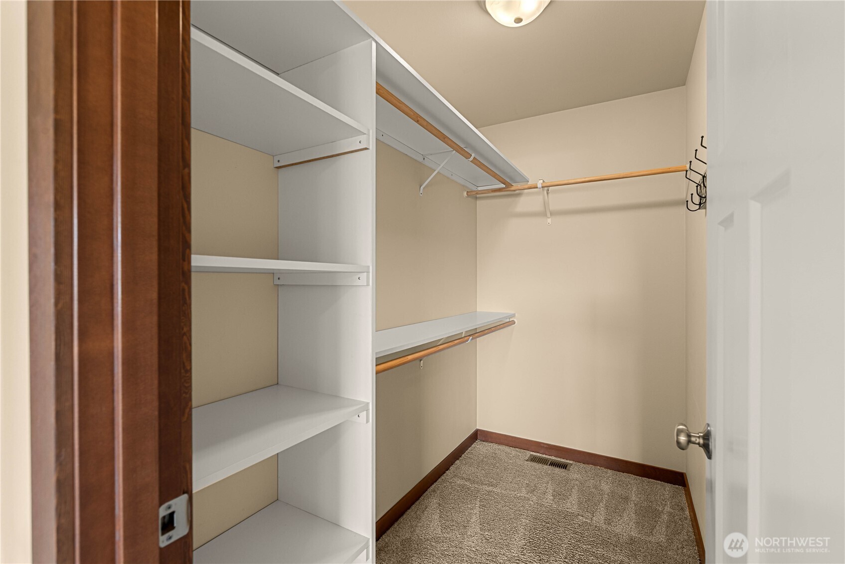 1719 Brambling Brae Property Photo 8