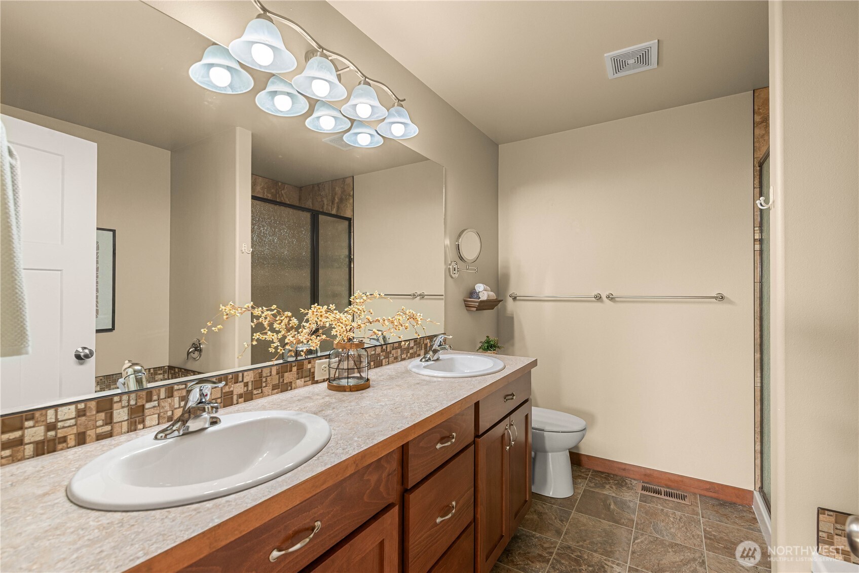 1719 Brambling Brae Property Photo 10