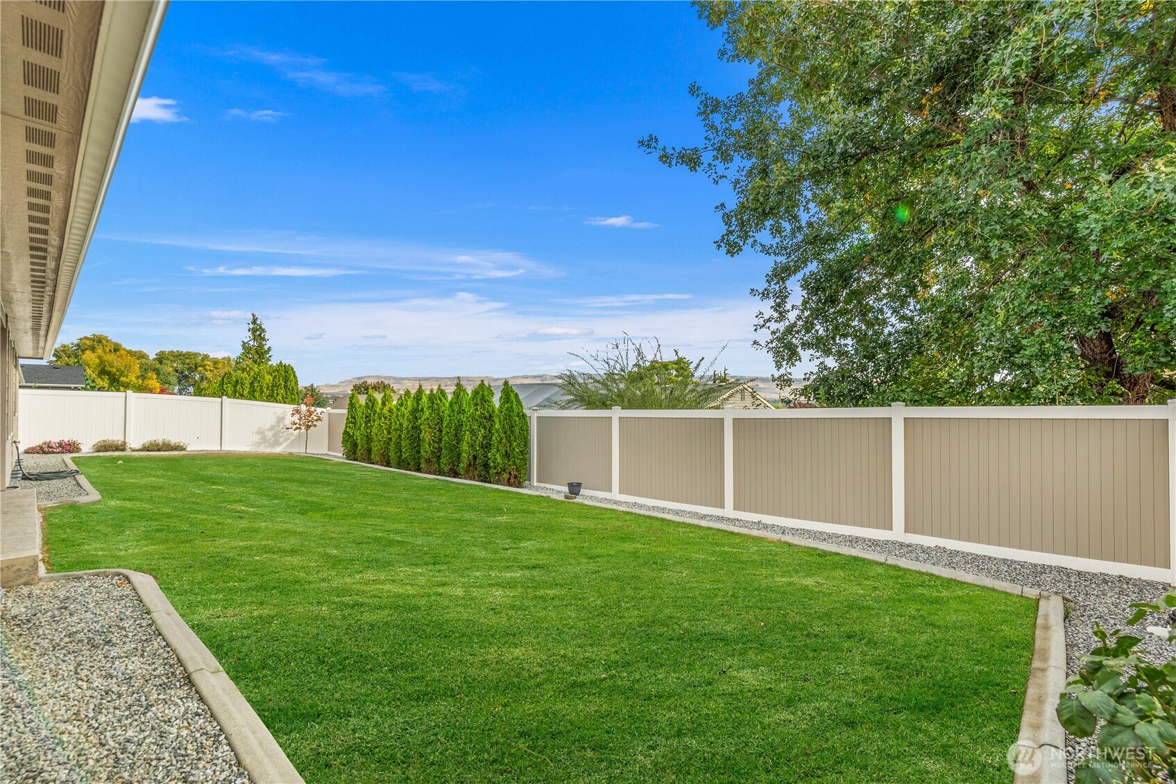1719 Brambling Brae Property Photo 22