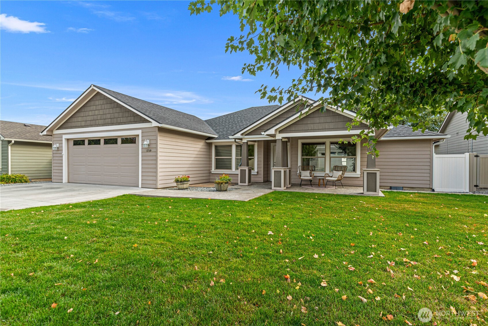 1719 Brambling Brae Property Photo 26