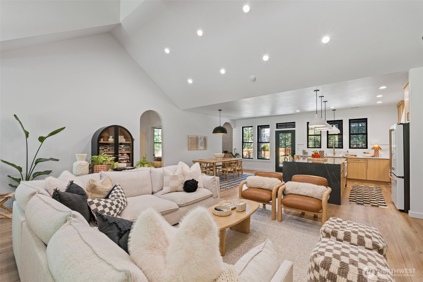 160 Devereese Road Property Photo 12