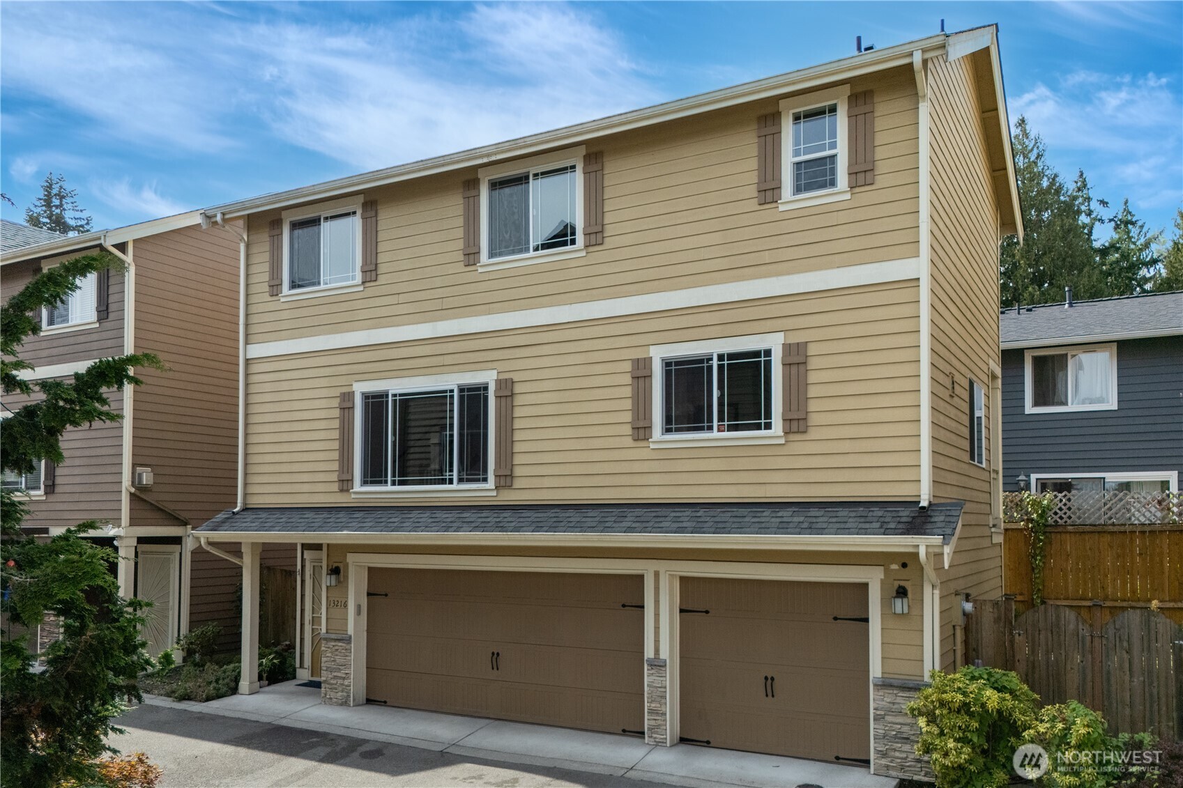 13216 33rd Place 3 Property Photo 1