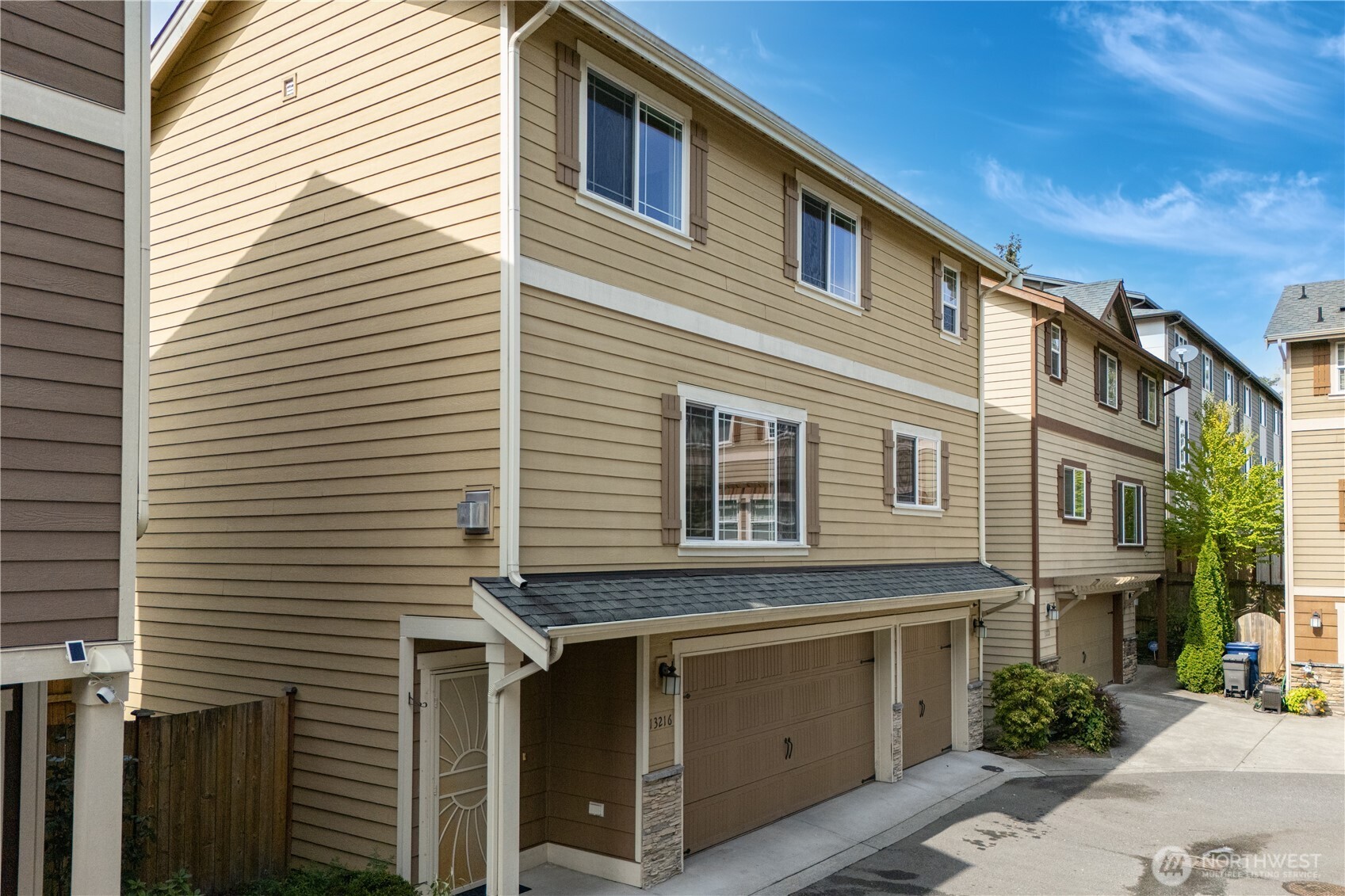 13216 33rd Place 3 Property Photo 2