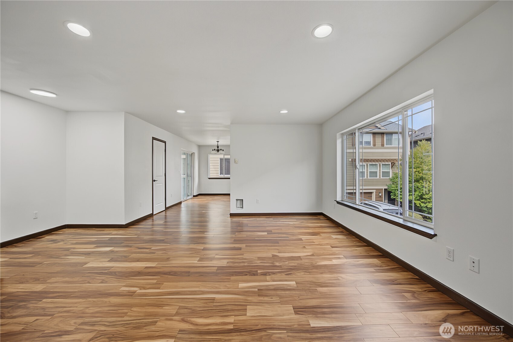 13216 33rd Place 3 Property Photo 6