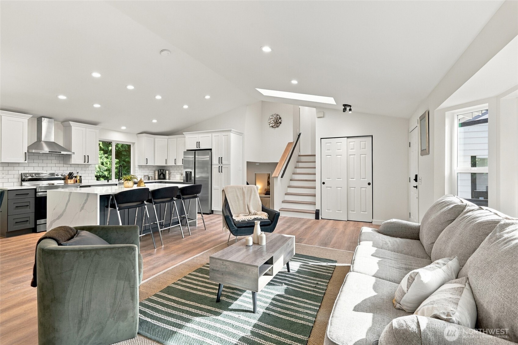 14901 8th Place Property Photo 6