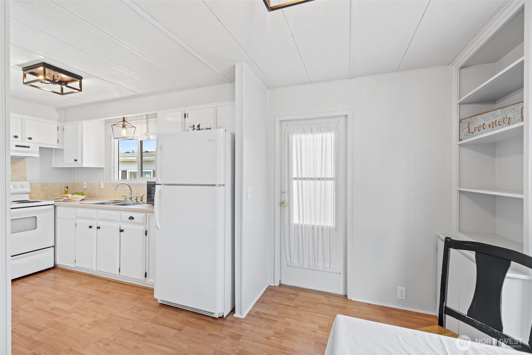 921 S Third Avenue 18 Property Photo 8