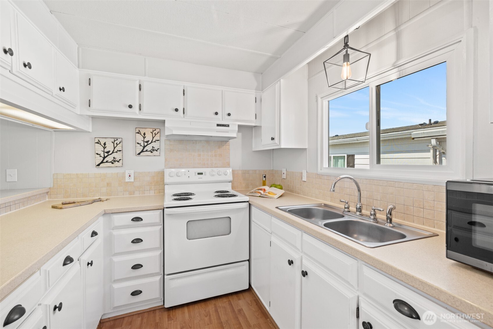 921 S Third Avenue 18 Property Photo 9