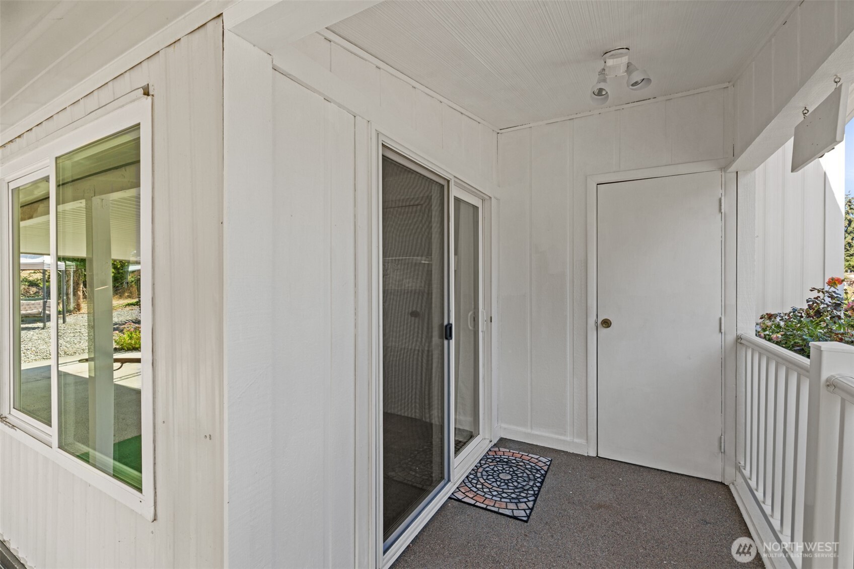 921 S Third Avenue 18 Property Photo 26