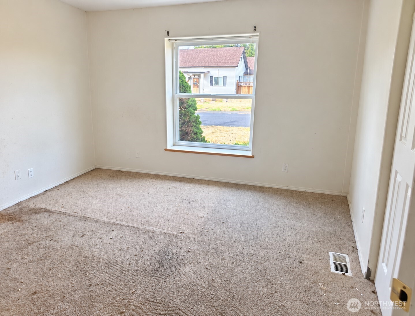 423 Caldwell Street Property Photo 10