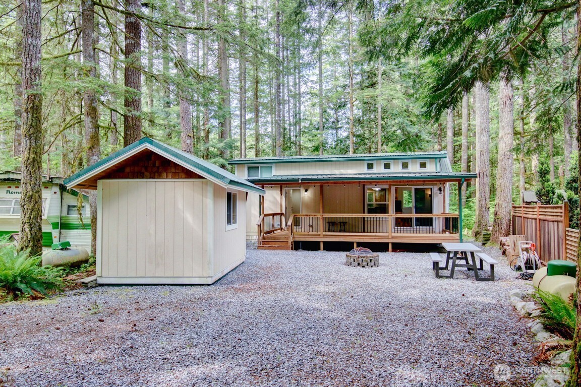20 Goldrush Road Property Photo 1