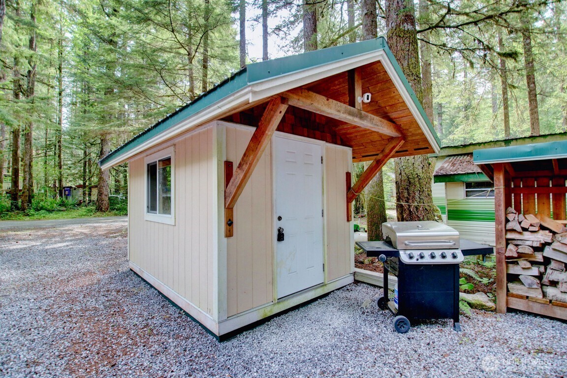 20 Goldrush Road Property Photo 2