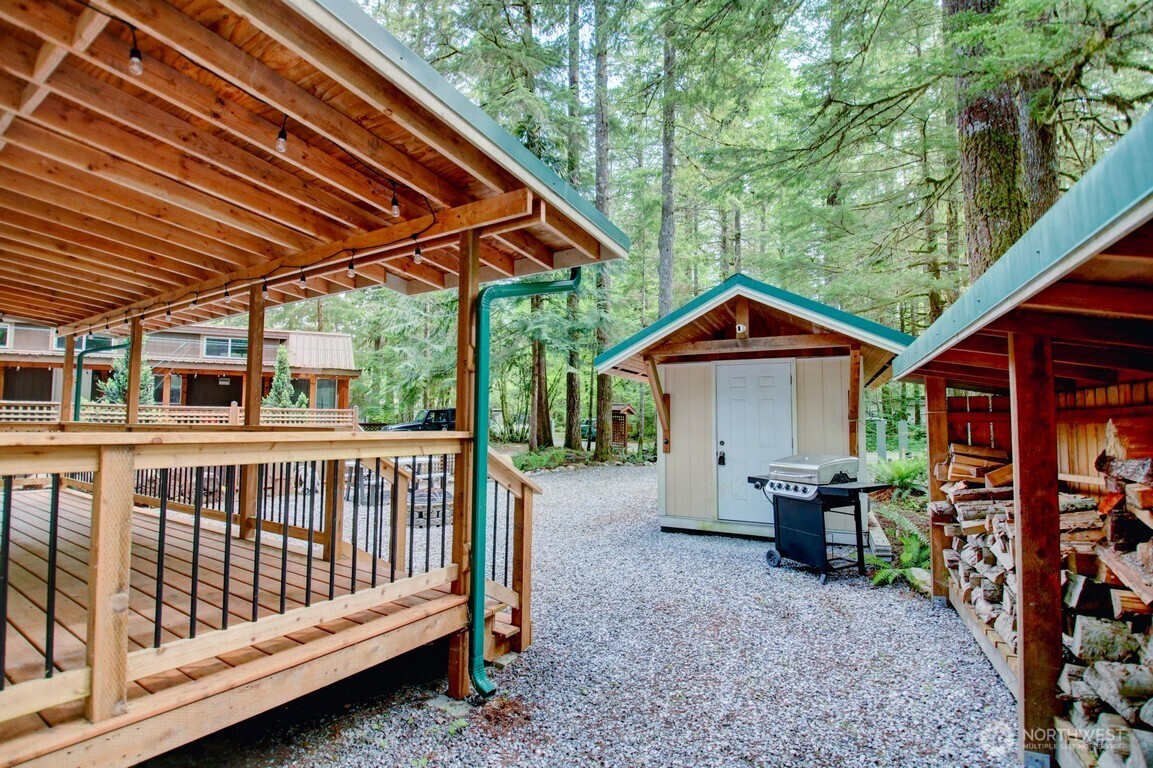 20 Goldrush Road Property Photo 4