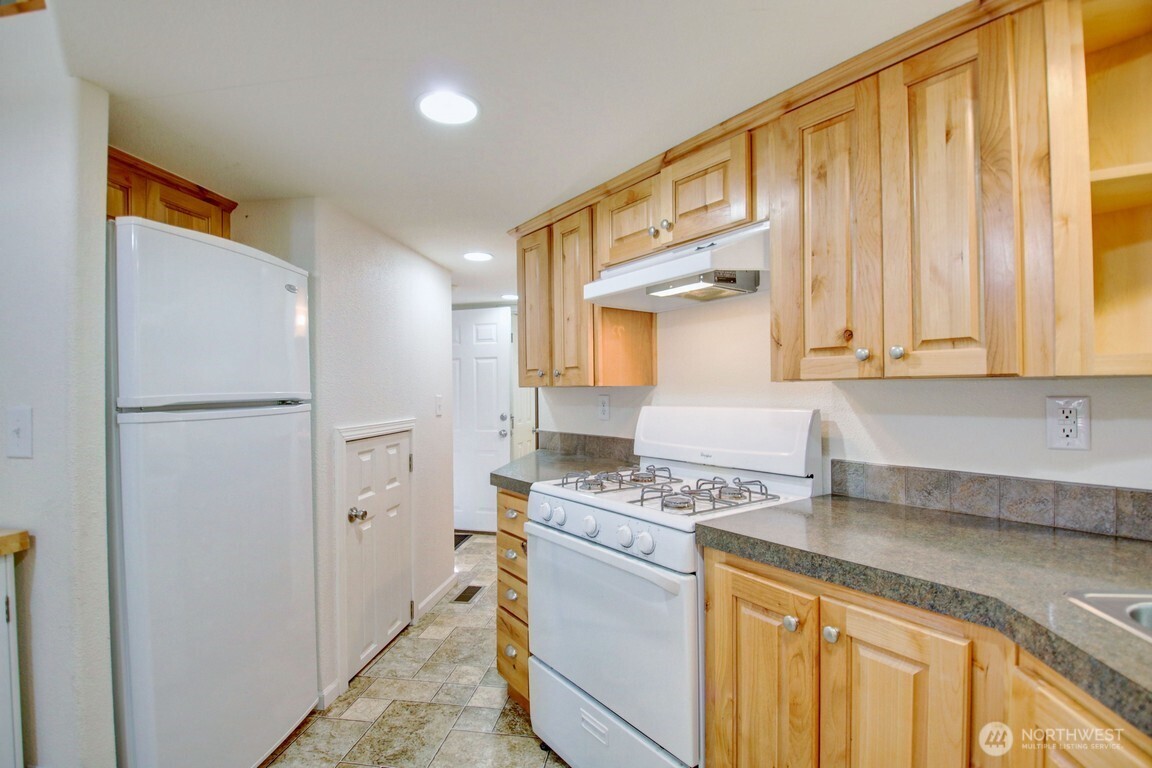 20 Goldrush Road Property Photo 9