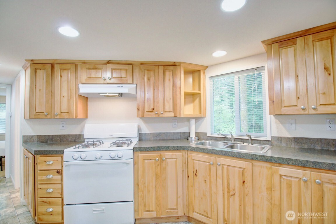 20 Goldrush Road Property Photo 10