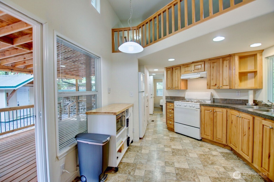 20 Goldrush Road Property Photo 11