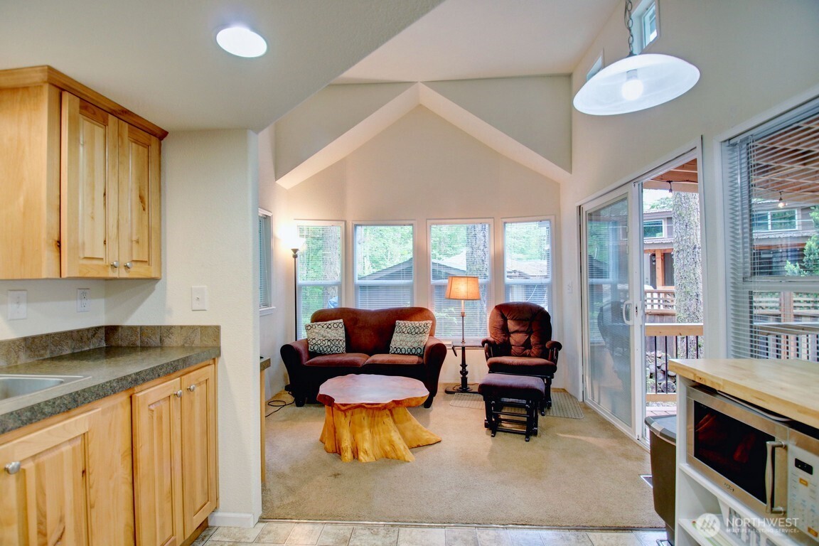 20 Goldrush Road Property Photo 13