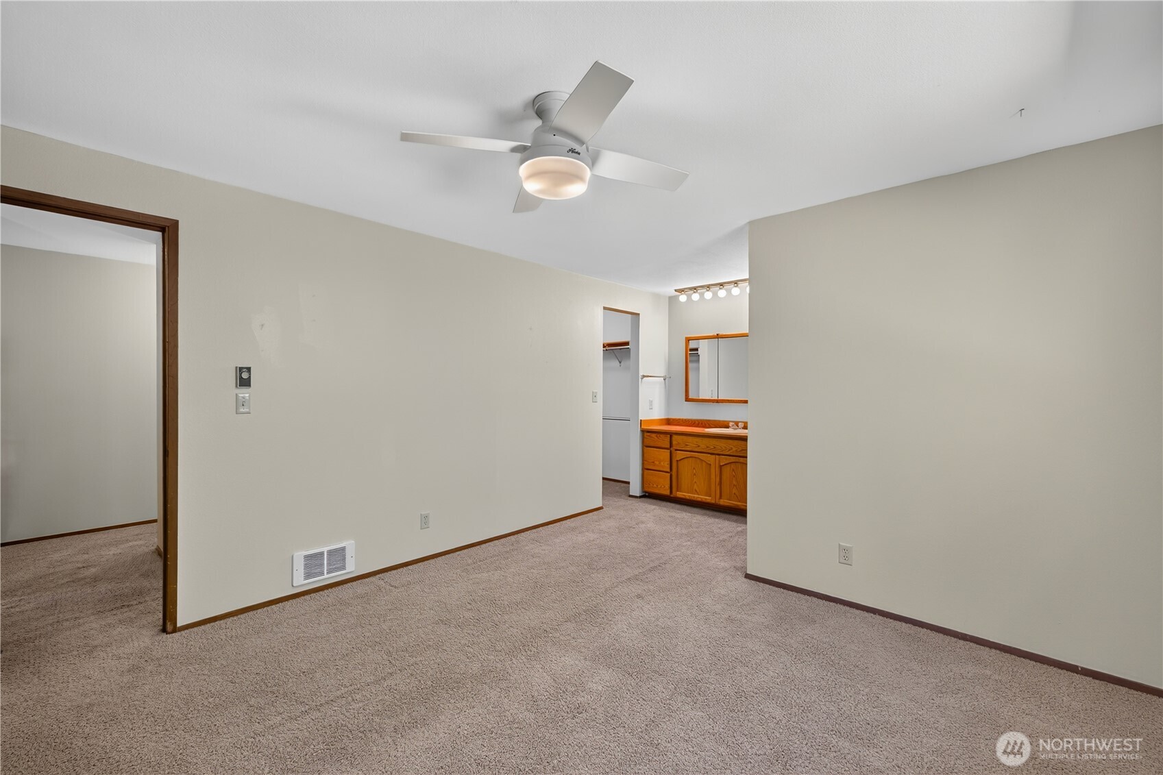 527 Olallie Way Property Photo 18
