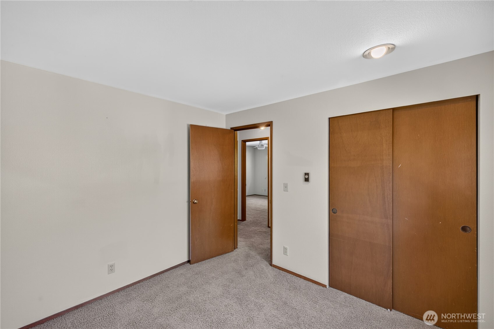 527 Olallie Way Property Photo 23